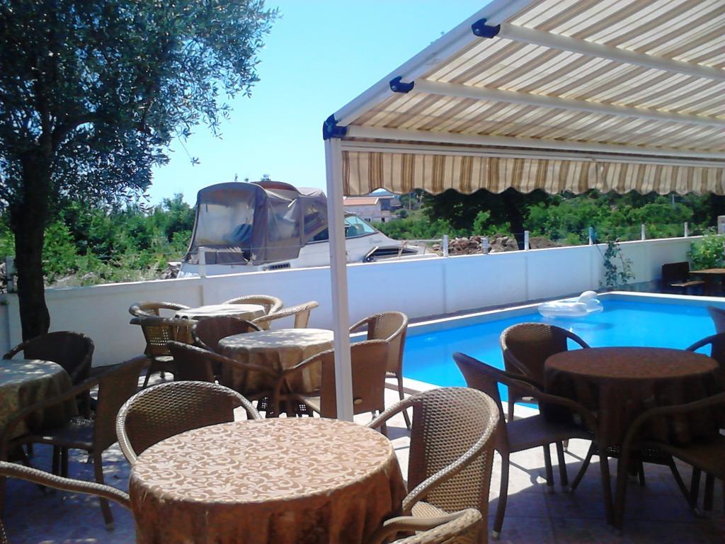 Bonaca Hotel Sutomore Exterior photo